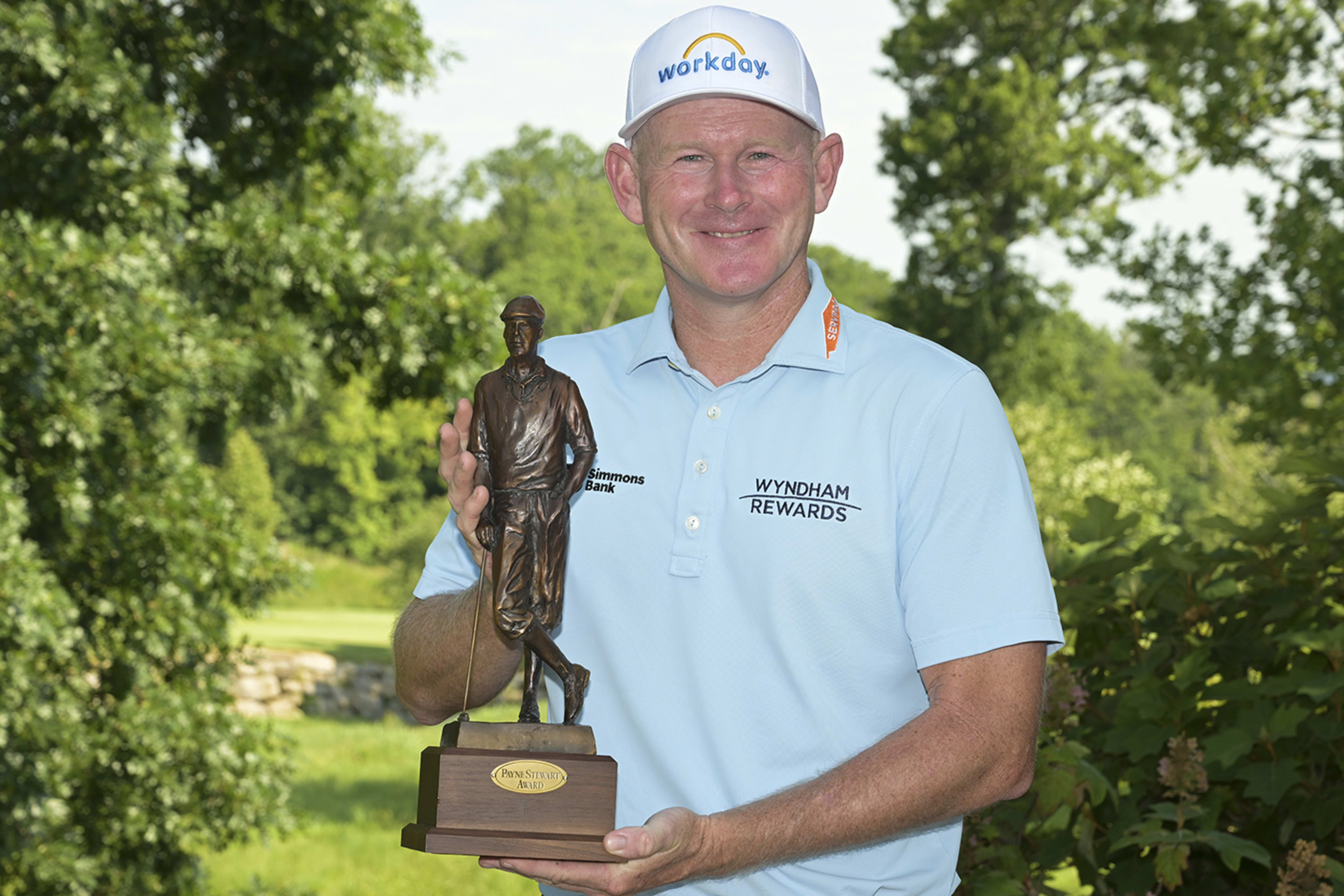 Brandt Snedeker honored with PGA TOUR’s Payne Stewart Award presented by Southern Company